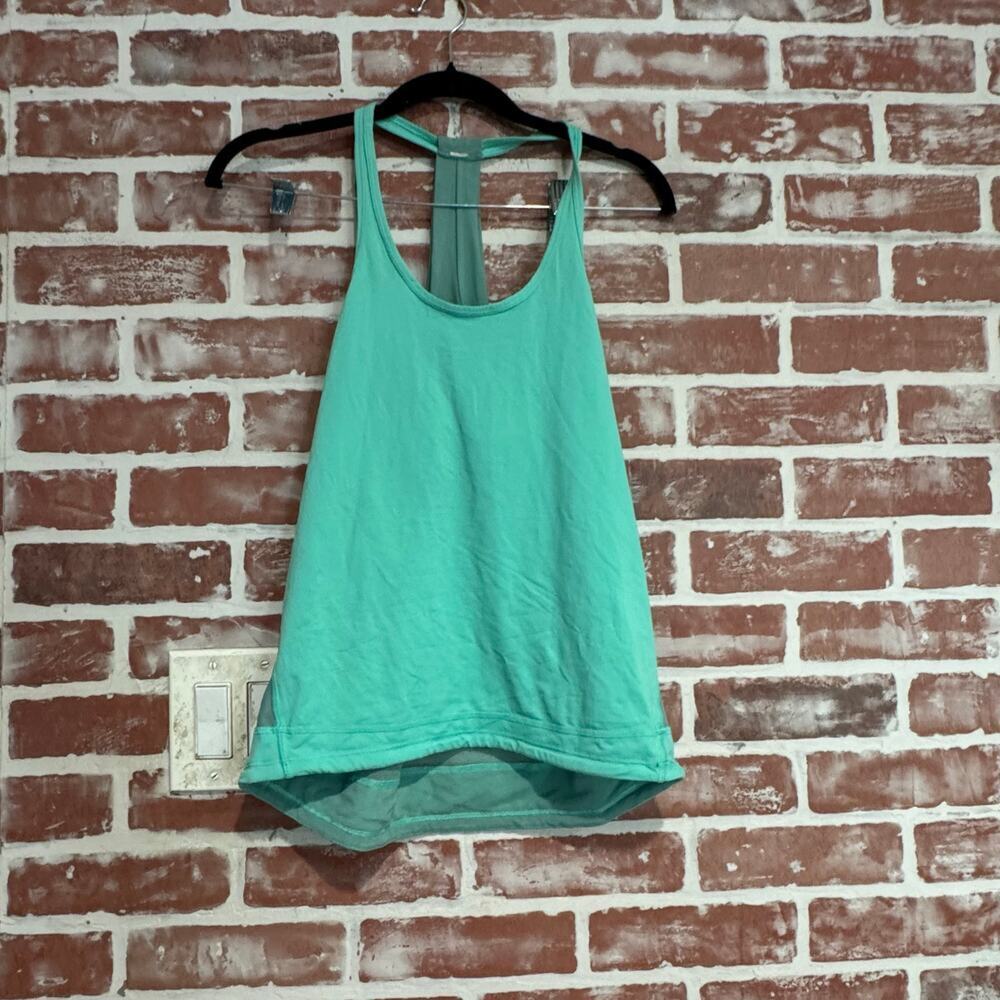 Lululemon Drop It Like It’s Hot Tank Menthol Size 4 EUC Rare Color